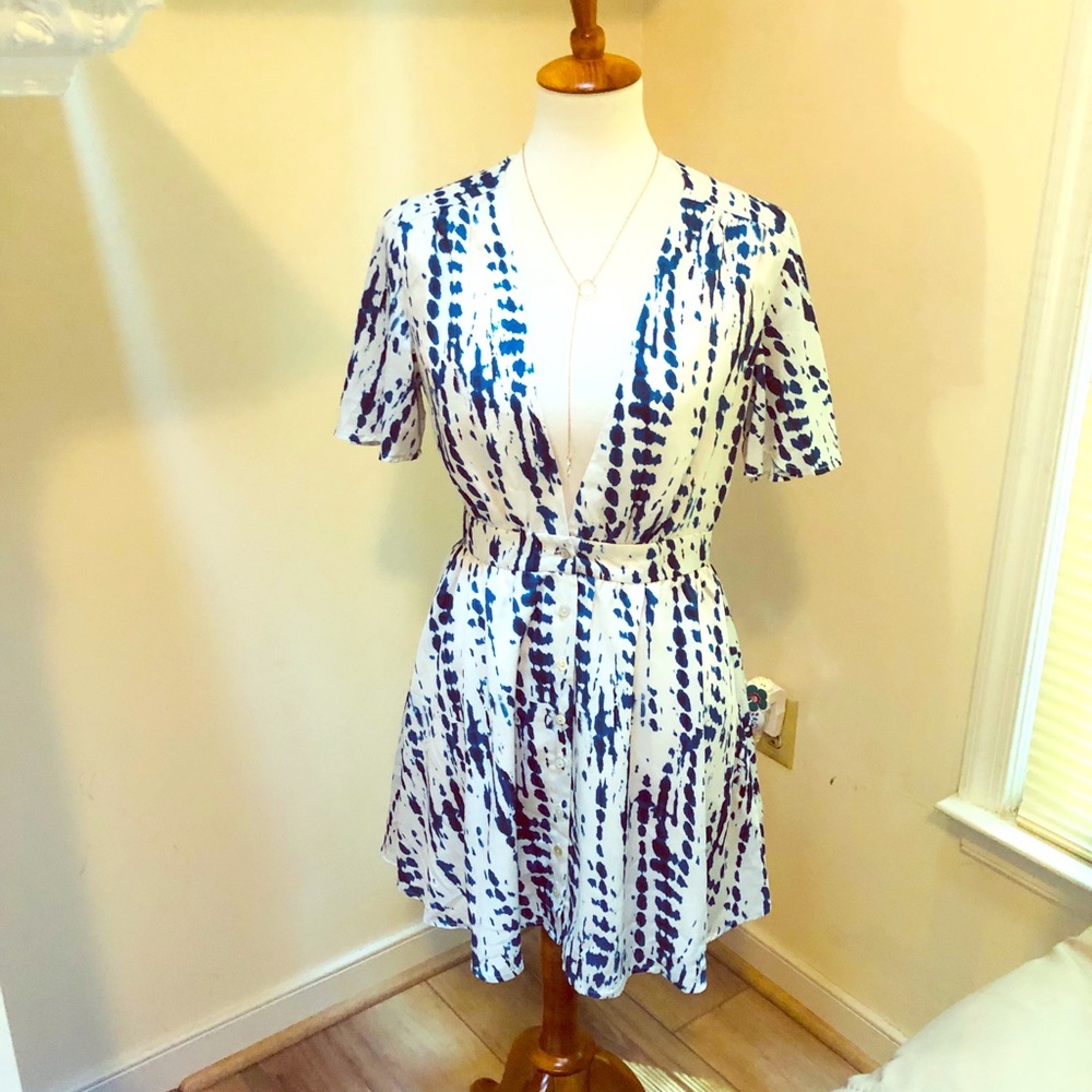 House Of Harlow 1960 Low Cut Dress 💕